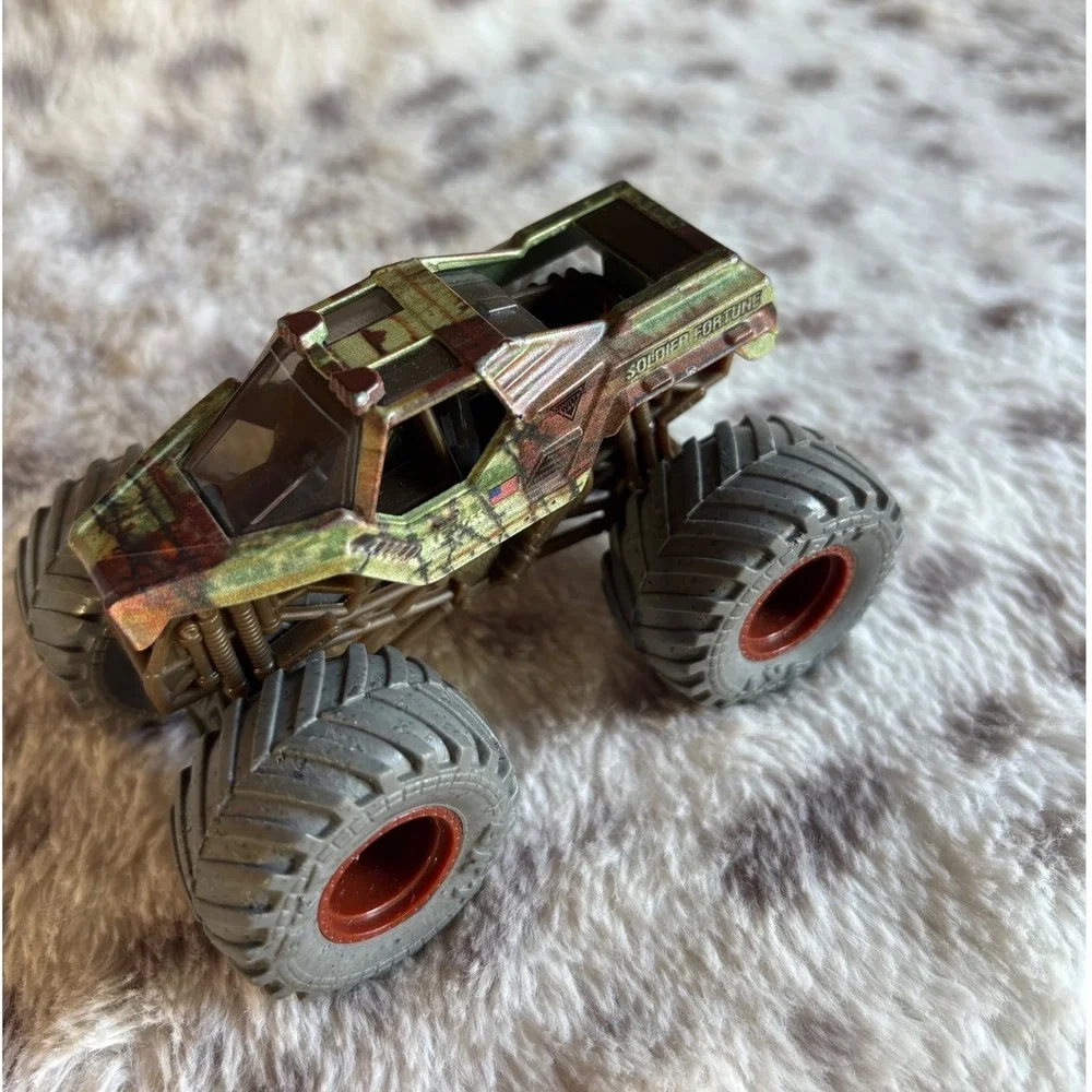 Hot Wheels Monster Jam Soldier Fortune Camouflage Monster Truck 1:64 Scale